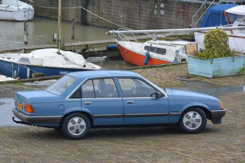 Opel Rekord E2