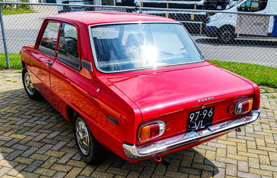 Mazda 1000 (1973)