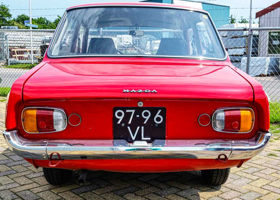 Mazda 1000 (1973)