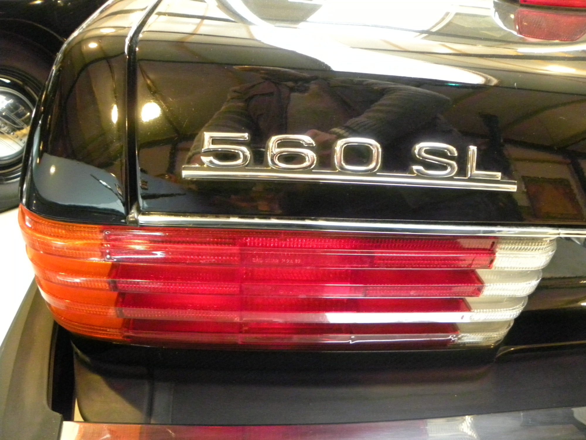 Mercedes-Benz V8 560 SL