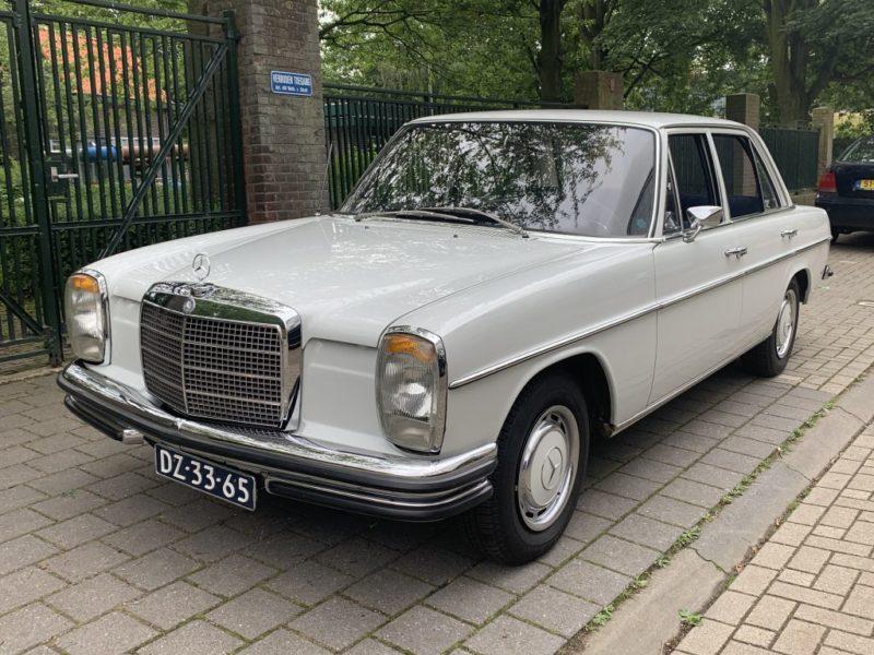 Mercedes 220