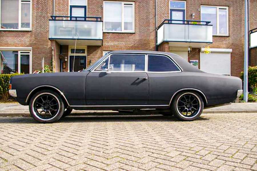 Opel Rekord 1700 restauratie Dukes of Hazzard General Lee
