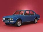 Alfetta en Tozzi. De auto en de artiest komen samen - Auto Motor Klassiek