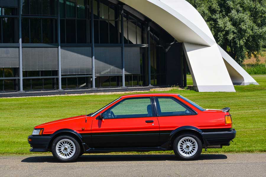 Toyota Corolla Coupé GT Twin Cam 16