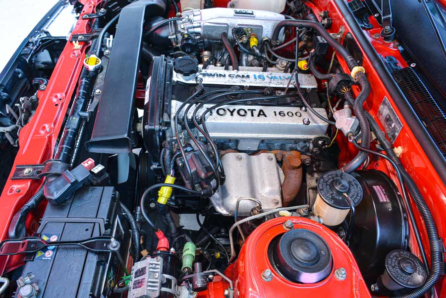 Toyota Corolla Coupé GT Twin Cam 16