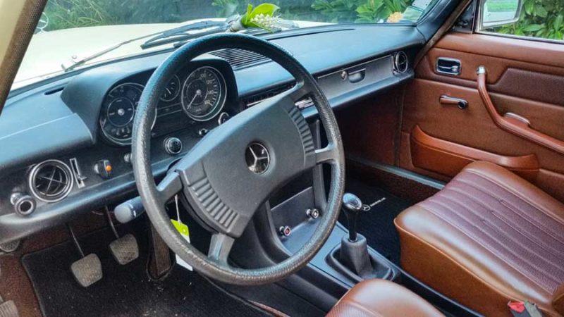 Mercedes Benz 240D (1975)