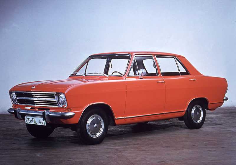 Opel, Toyota en merkliefde - Auto Motor Klassiek