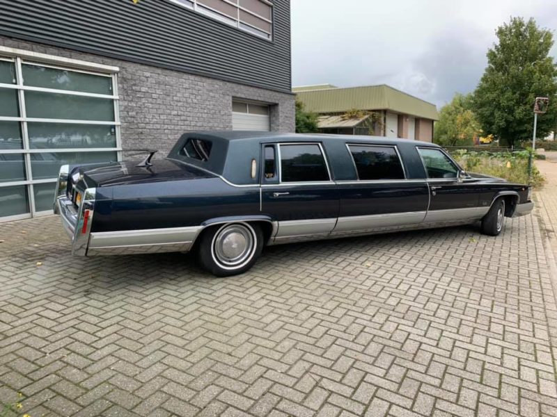 Cadillac Moloney 60 5.7 Limousine Fleetwood Brougham: De kiloknaller - Auto Motor Klassiek