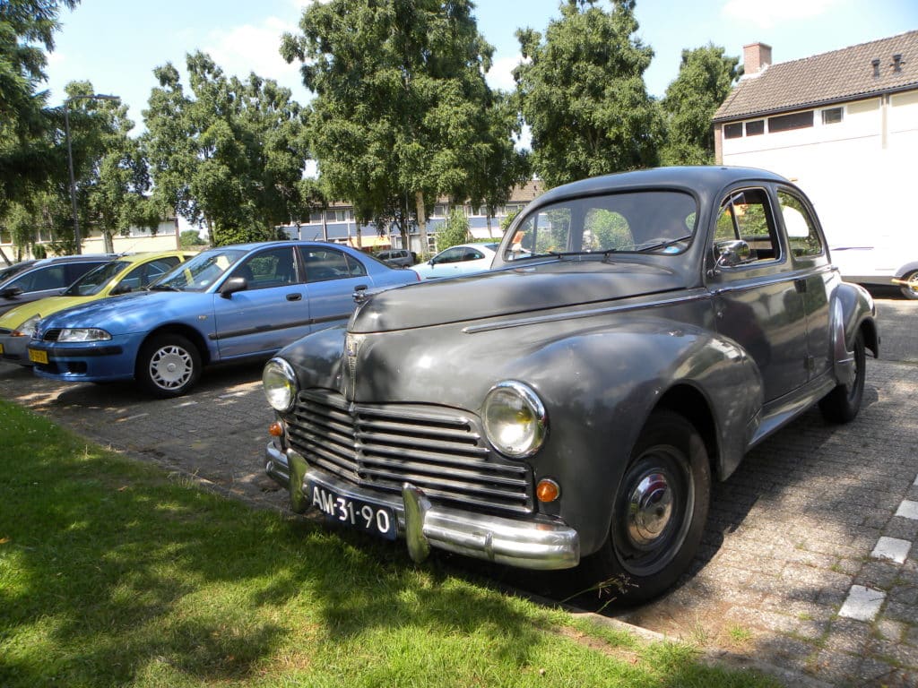 Peugeot 203. Net een Amerikaan. Met 1400 cc - Auto Motor Klassiek