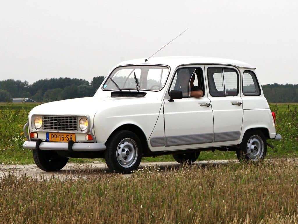 Renault 4 GTL. Rijden met een volwassen evergreen. - Auto Motor Klassiek