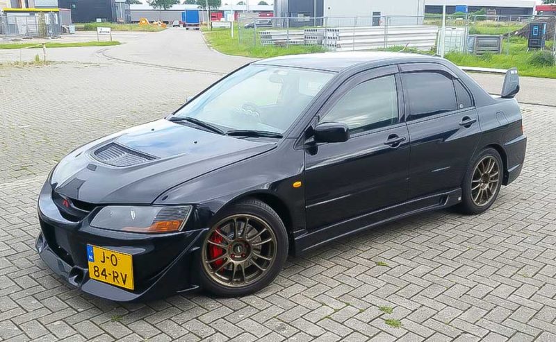 Mitsubishi Lancer Evolution 8 2003 1