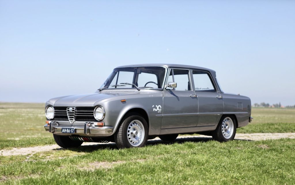 Alfa Romeo Giulia Super. Van 1300 naar 2000. Stapjes maken - Auto Motor Klassiek