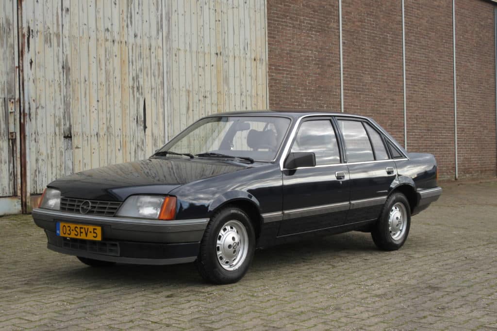 Opel Rekord 1.8 S. Impressie van een ouderwets fijne reiswagen - Auto Motor Klassiek