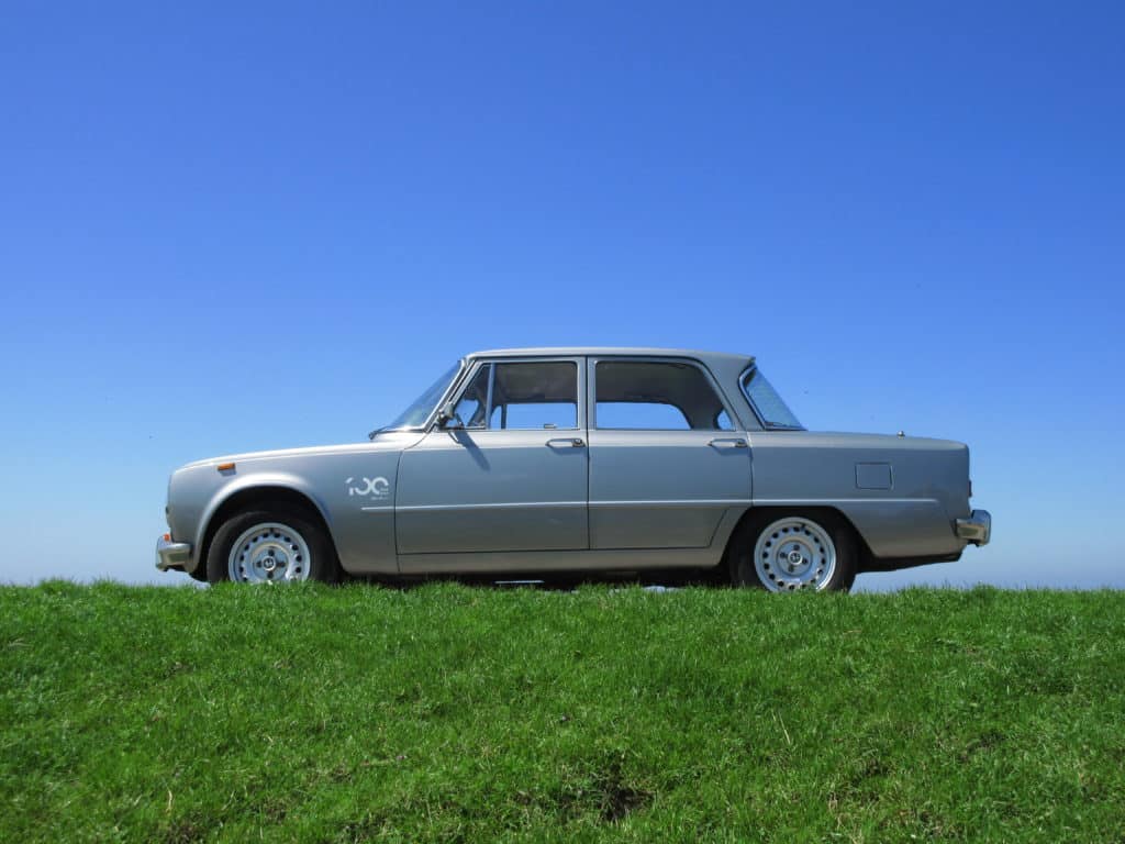 Alfa Romeo Giulia Super. Van 1300 naar 2000. Gewicht in de schaal