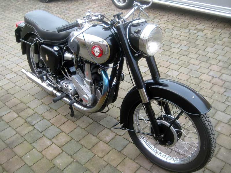 BSA B33. Voor de volgende generatie: kickstarten
