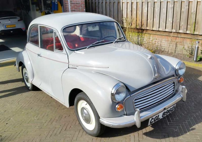 Morris Minor 1000 (1966) van Piet Schoon. “A supreme small car.”