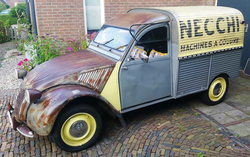 Citroën 2 CV AZU Bestelwagen uit 1961. Fenomenaal rijplezier voor Ad.&nbsp;