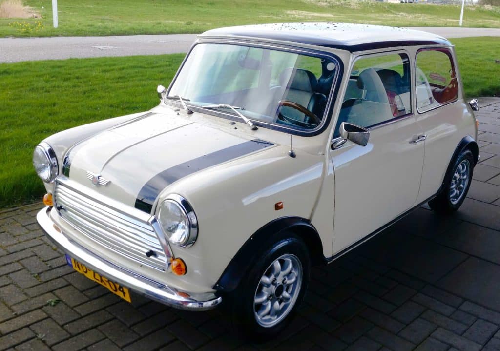 MINI Cooper 1,3 uit 1995 van Thijs. Klein in afmeting maar groot in prestaties.