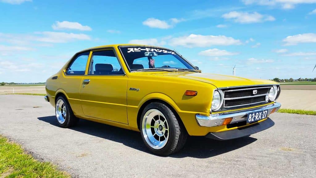 Toyota corolla de luxe uit 1977 – onberispelijke japanner voor marco.