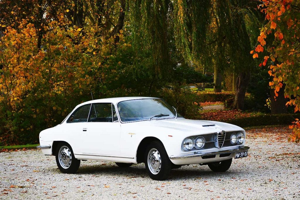 Alfa romeo 2600 sprint van job vreugdenhil vult leegte op