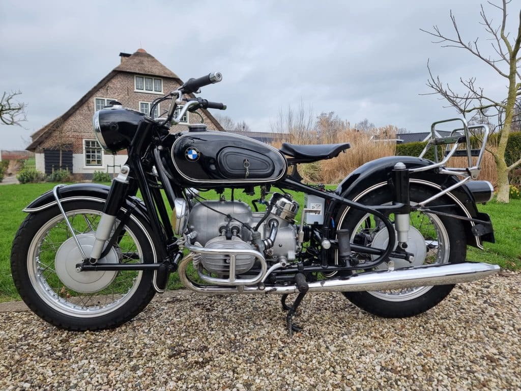 De bmw r50.omdat 25 pk genoeg is