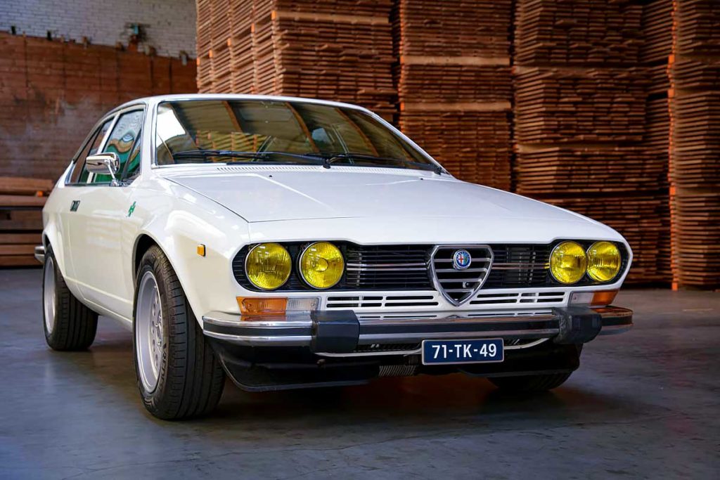 Alfa romeo alfetta 2000 gtv coupé (1977) - sportief rijplezier voor bram.