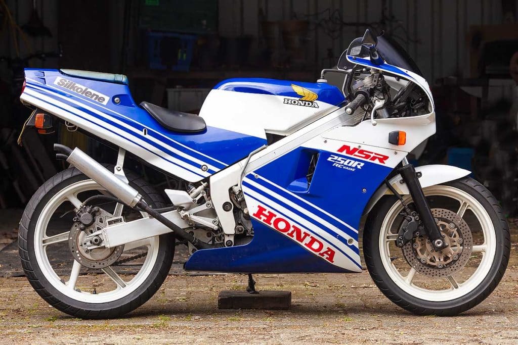 Honda nsr250r: het ultieme high-tech speeltje