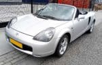 Toyota mr2 (2000). de kick van de snelheid