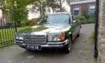 Mercedes-Benz 280 SE (1974): Een iconisch lid van de S-klasse familie voor Pietsje en Ronald. 