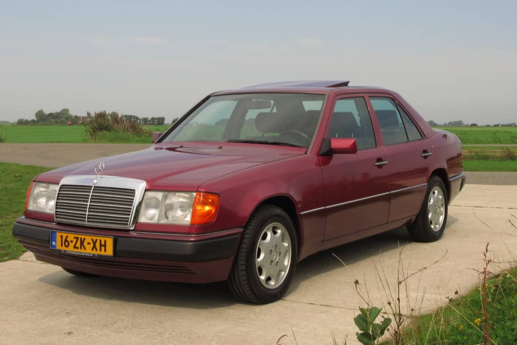 Mercedes-Benz Baureihe 124. Een jubilaris in AMK 12-2024