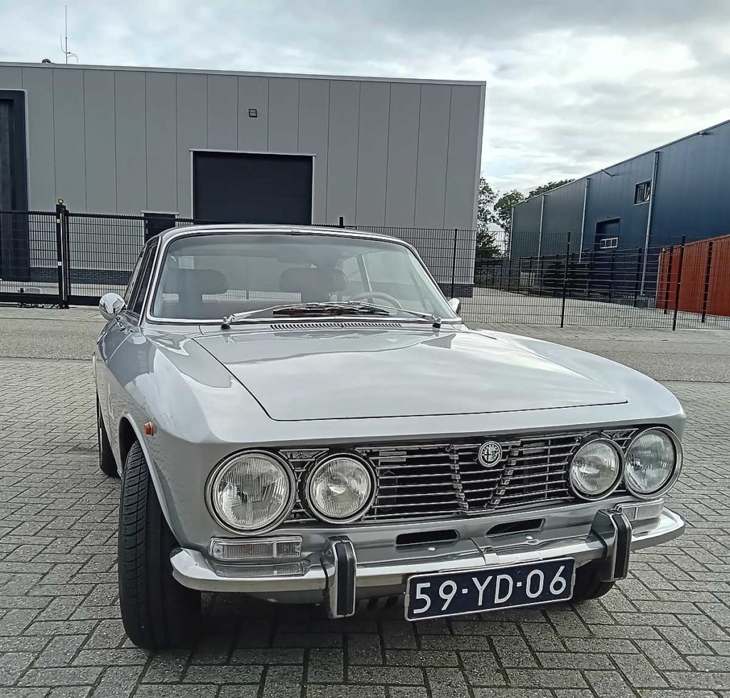 Alfa Romeo 2000 GTV: Tijdloze Italiaanse Elegantie