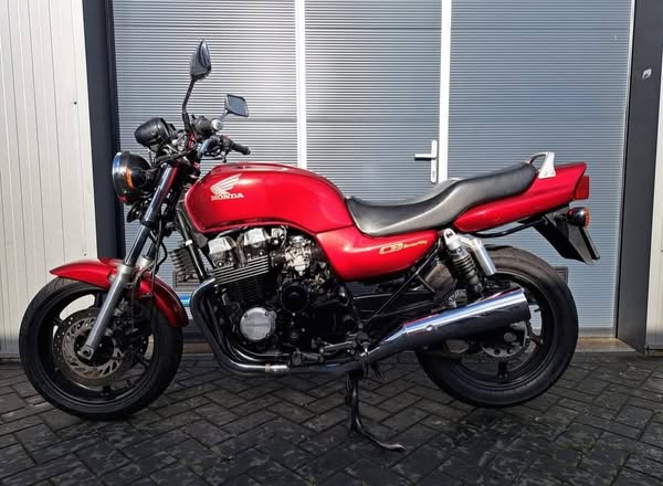 De Honda CB Sevenfifty
