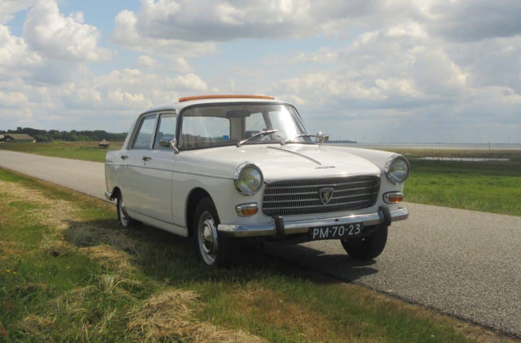 Gaasterlandrit. Een harmonieuze dag vol klassiek Peugeot plezier