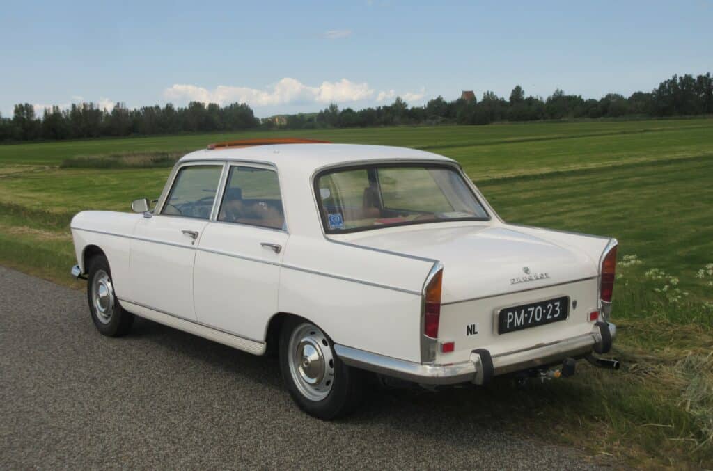 Peugeot 404. Rijden met een geliefde jubilaris