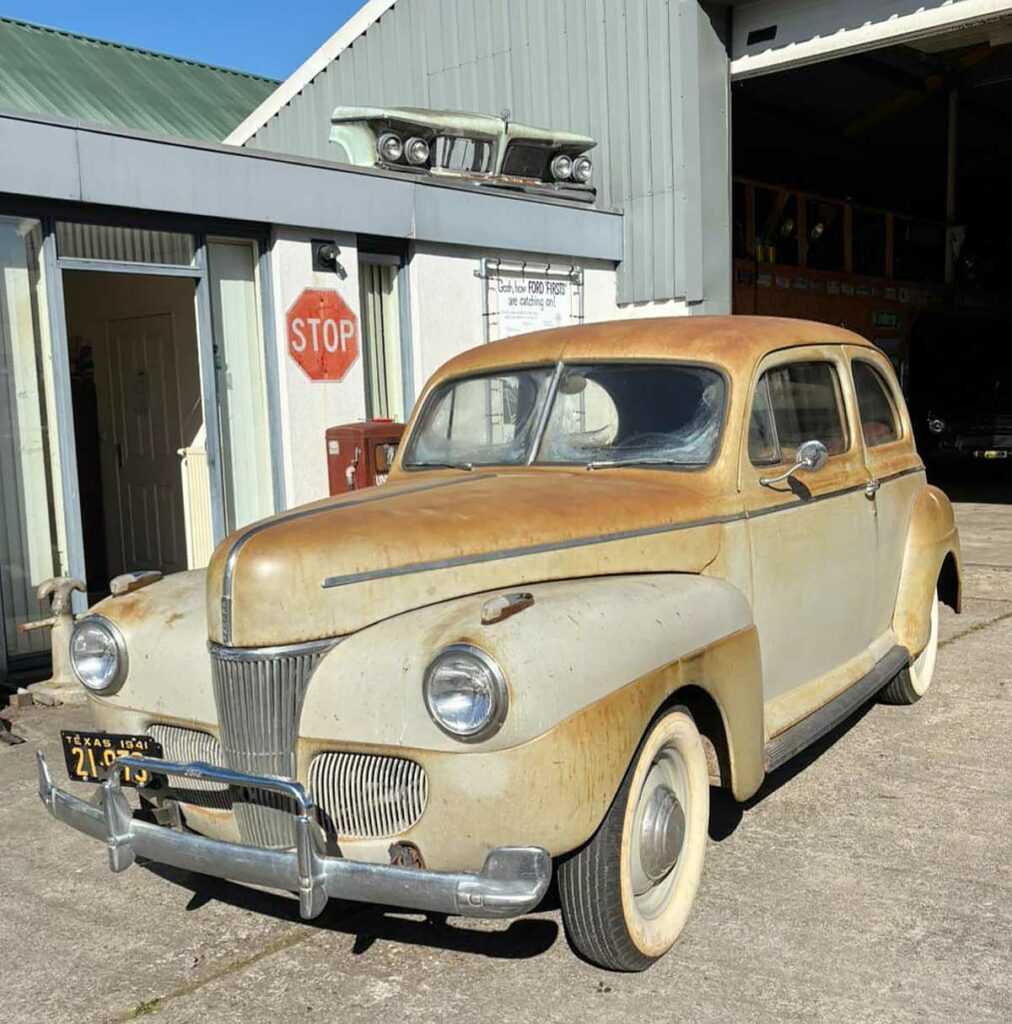 Ford De Luxe (1941). Unieke verouderde uitstraling