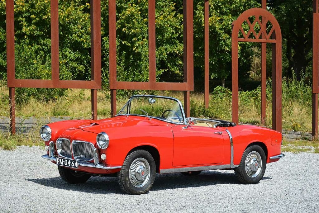 Fiat 1200 Trasformabile is aaibare spring-in-’t-veld met ‘bureaustoelen’
